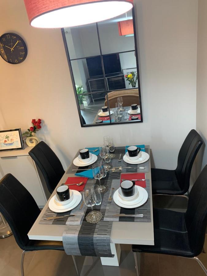 Aqua Dreams - Serviced Luxury Modern Belfast City Centre 2 Bed Apartment Exteriör bild