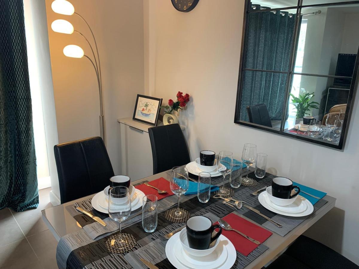 Aqua Dreams - Serviced Luxury Modern Belfast City Centre 2 Bed Apartment Exteriör bild