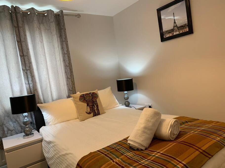 Aqua Dreams - Serviced Luxury Modern Belfast City Centre 2 Bed Apartment Exteriör bild