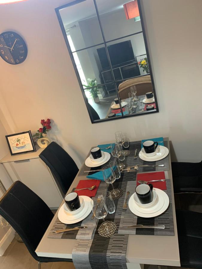 Aqua Dreams - Serviced Luxury Modern Belfast City Centre 2 Bed Apartment Exteriör bild