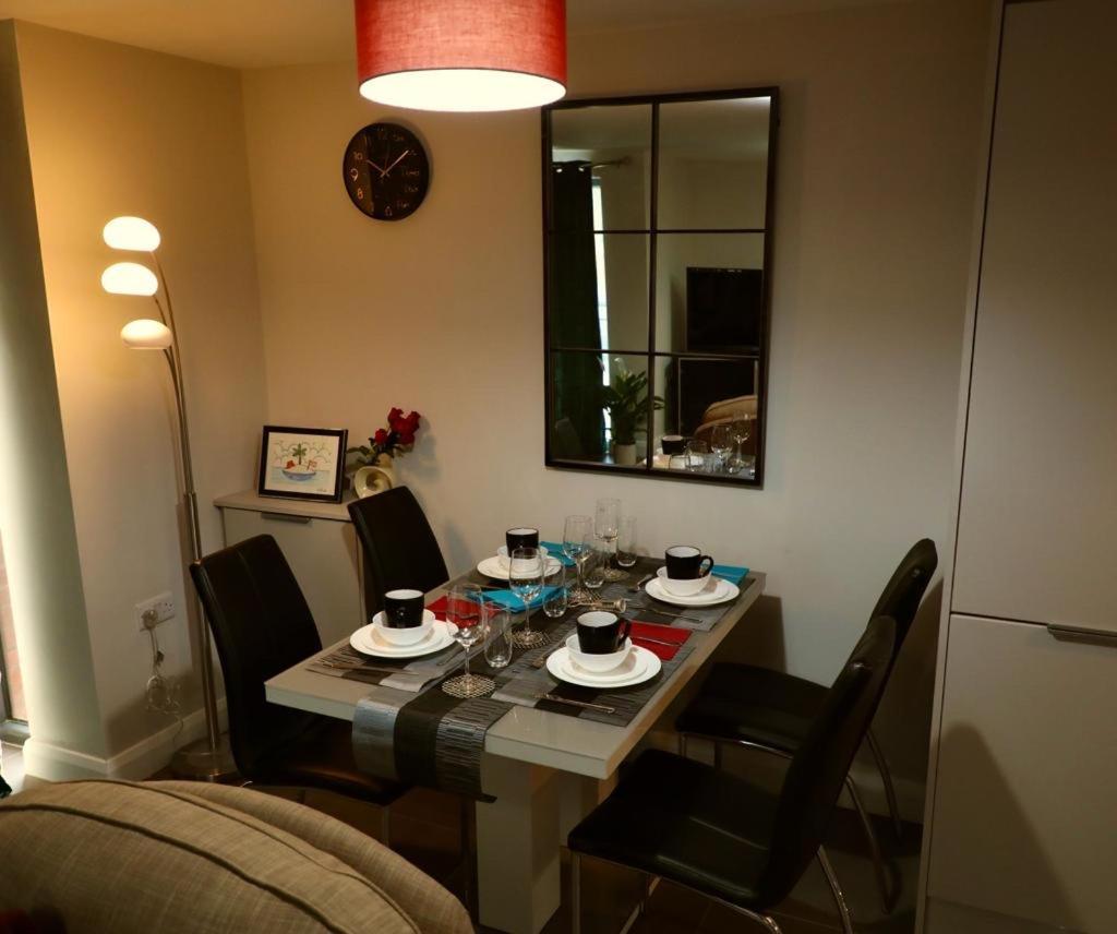 Aqua Dreams - Serviced Luxury Modern Belfast City Centre 2 Bed Apartment Exteriör bild